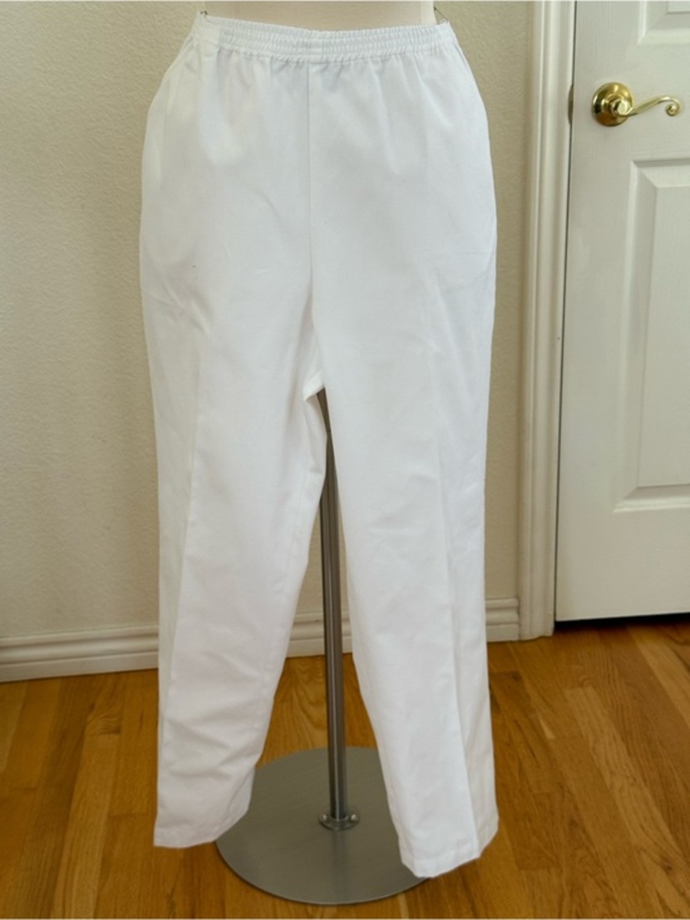 TOG Shop White Elastic Waist Straight-Leg Trousers sz 18